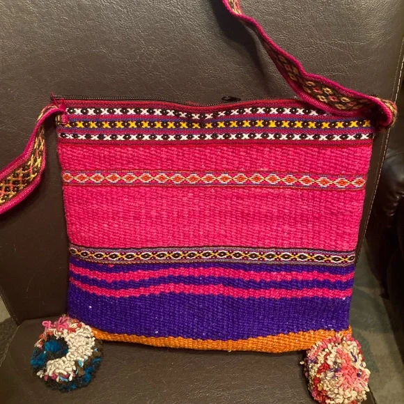 Colorful Woven Shoulder Bag - Picture 4 of 5